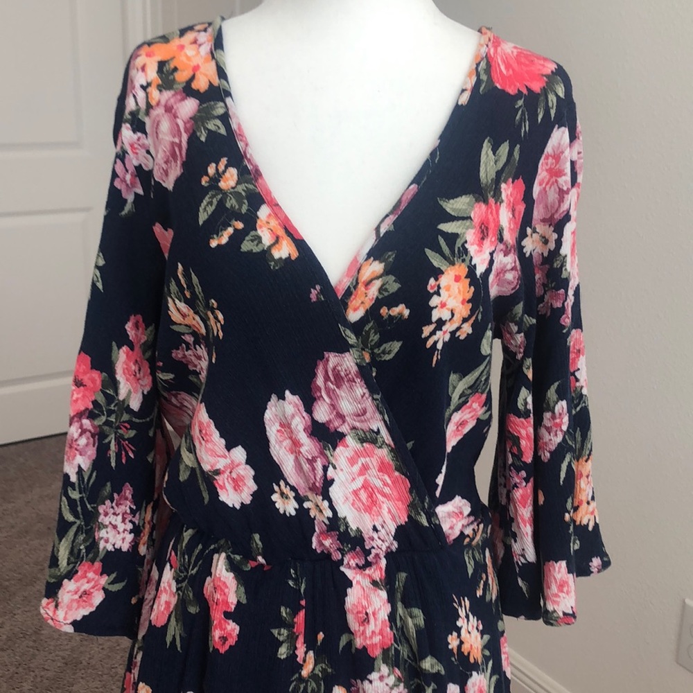 Navy Floral Romper - Picture 2 of 5